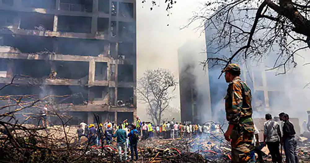 एयर इन्डियाको विमान दुर्घटनामा परेका एक यात्रु जीवित, उपचार हुदै