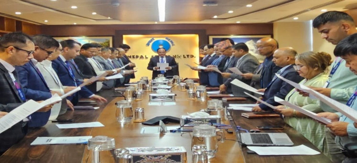 नेपाल एसबिआई बैंकले ३२ औं बार्षिकोत्सवको अवसरमा विभिन्न कार्यक्रम गरी मनायो