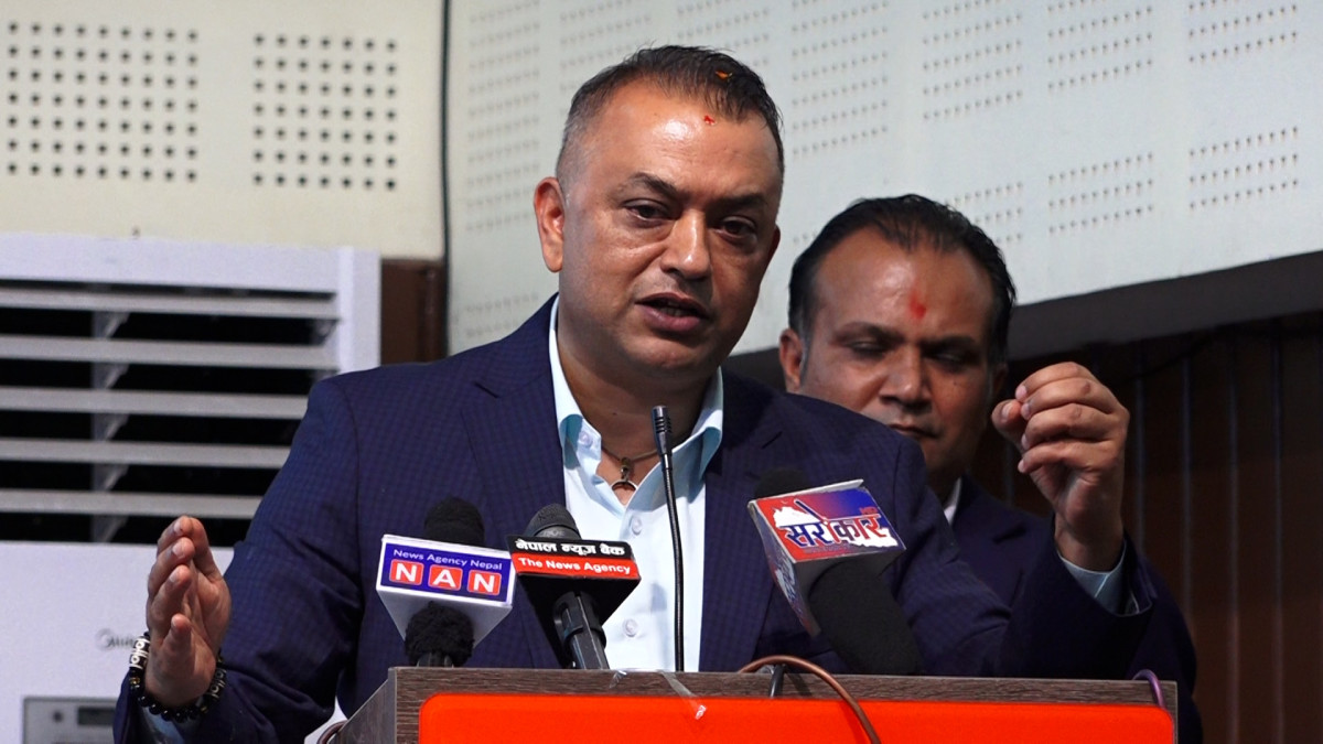 सरकाले सुरुमा गति लिएको थियो, अहिले बरालिएको छः गगन थापा