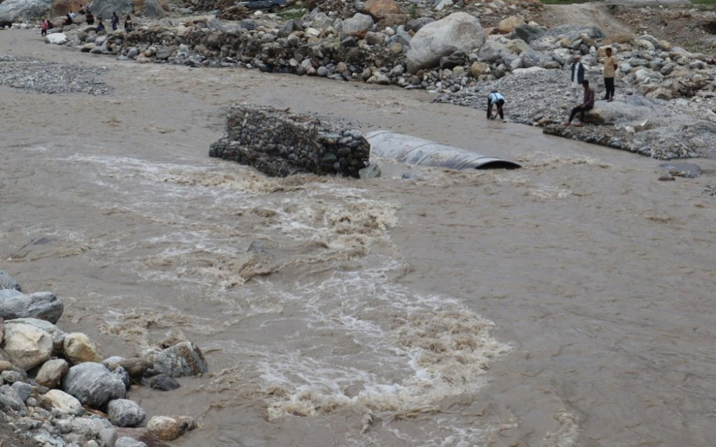 चार राजमार्ग अवरुद्ध