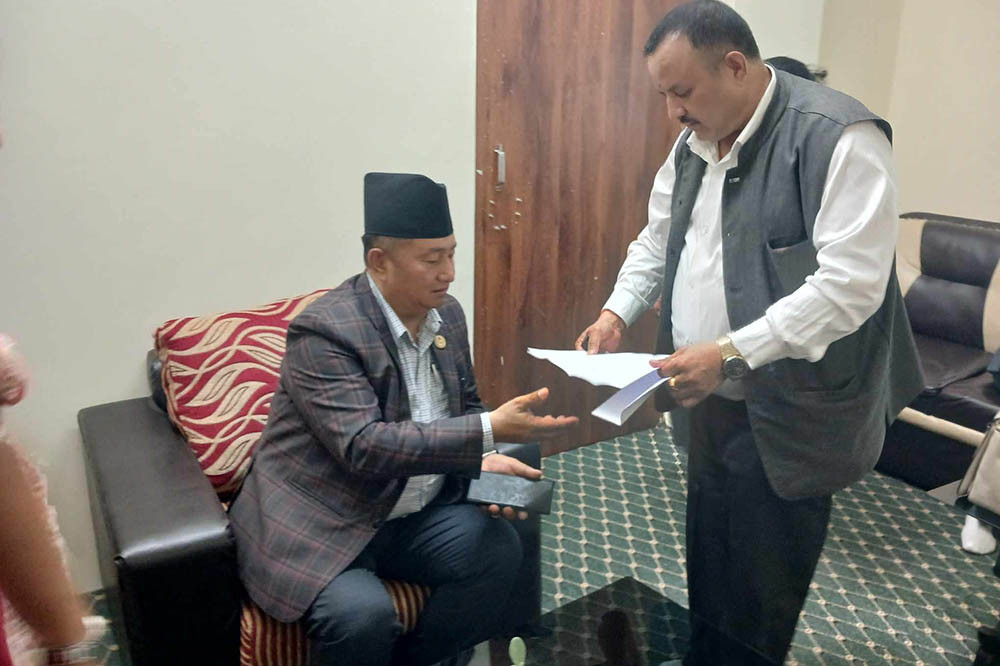 बागमतीका खानेपानीमन्त्री श्यामबहादुर खड्काले पनि दिए राजीनामा