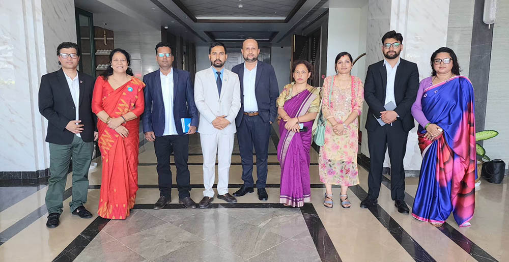 रास्वपाले रुपन्देही- ३ को उम्मेदवारको लागि आवेदन दिएका ९ जनासँग आज भैरहवामा छलफल गर्दै